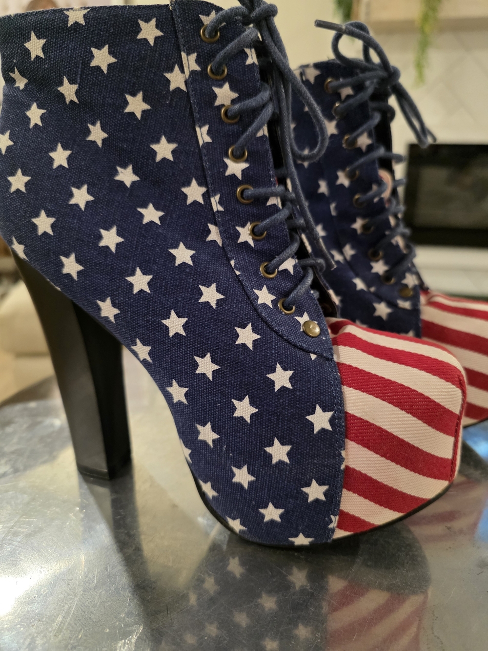 *EUC* Star Spangled Platform Lace-Up Booties